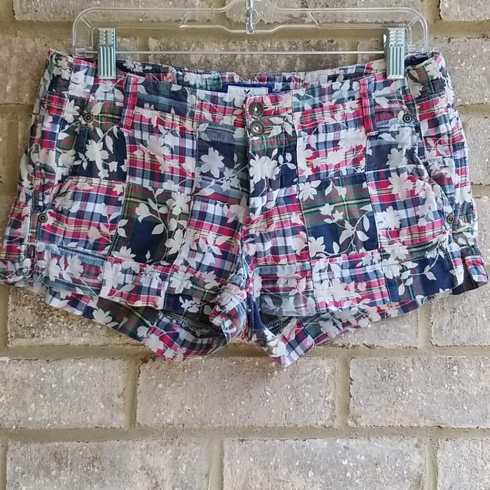 American Eagle Short Plaid Sz 6 - Picture 1 of 6